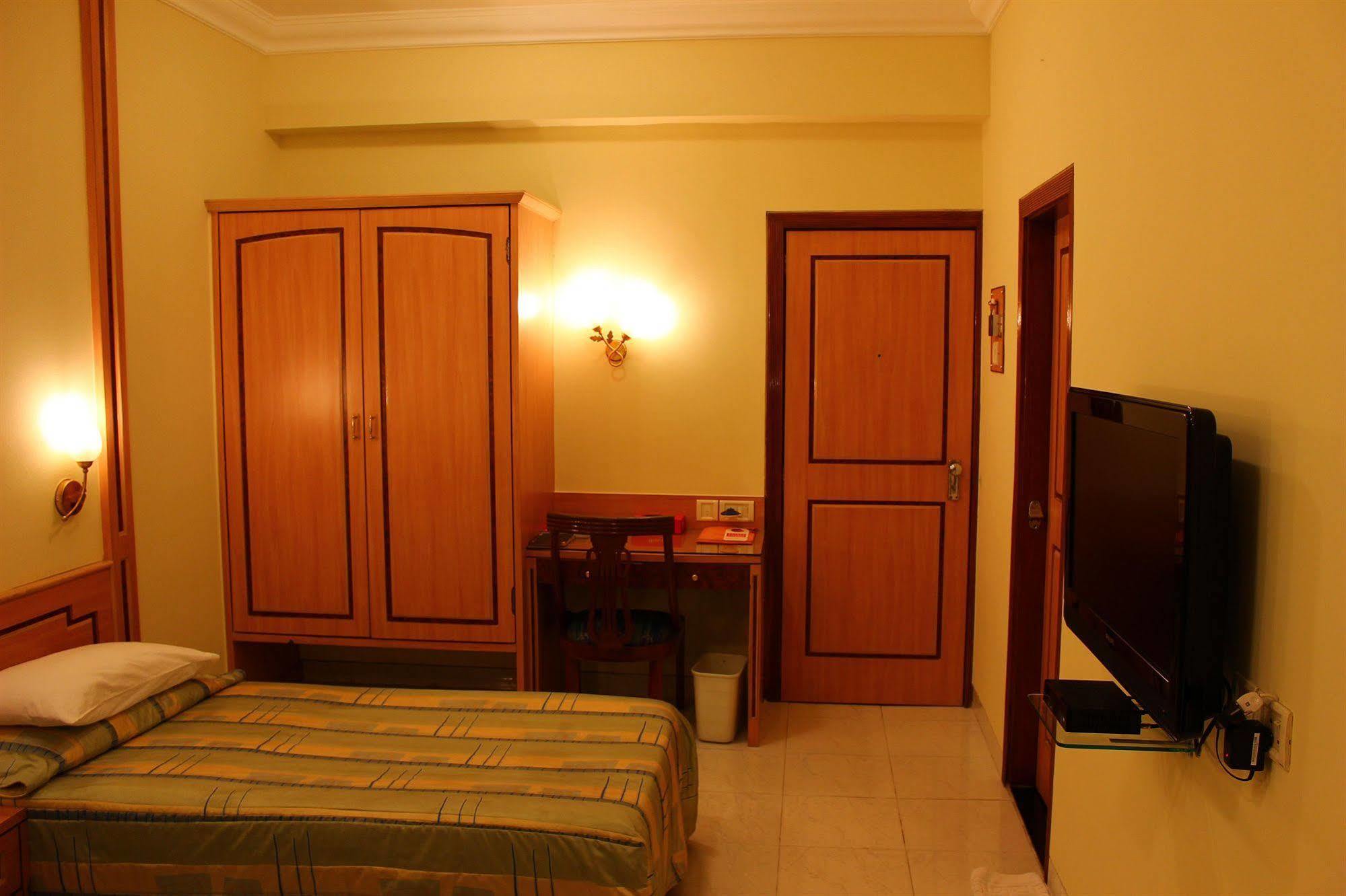 Abbott Hotel Νάβι Μουμπάι Εξωτερικό φωτογραφία