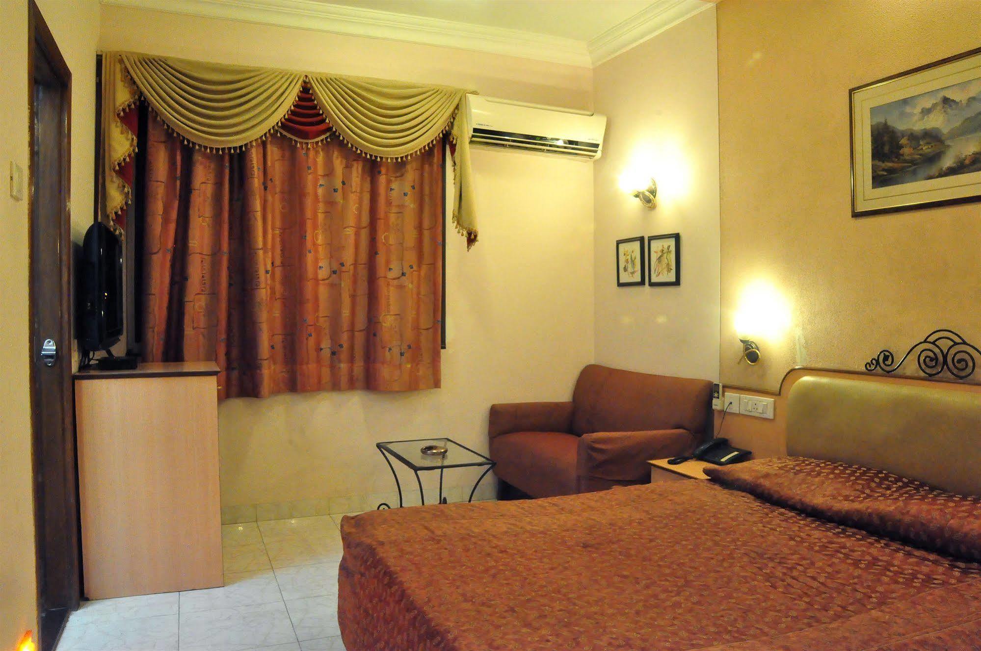 Abbott Hotel Νάβι Μουμπάι Εξωτερικό φωτογραφία