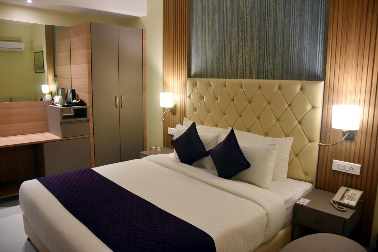 Abbott Hotel Νάβι Μουμπάι Εξωτερικό φωτογραφία