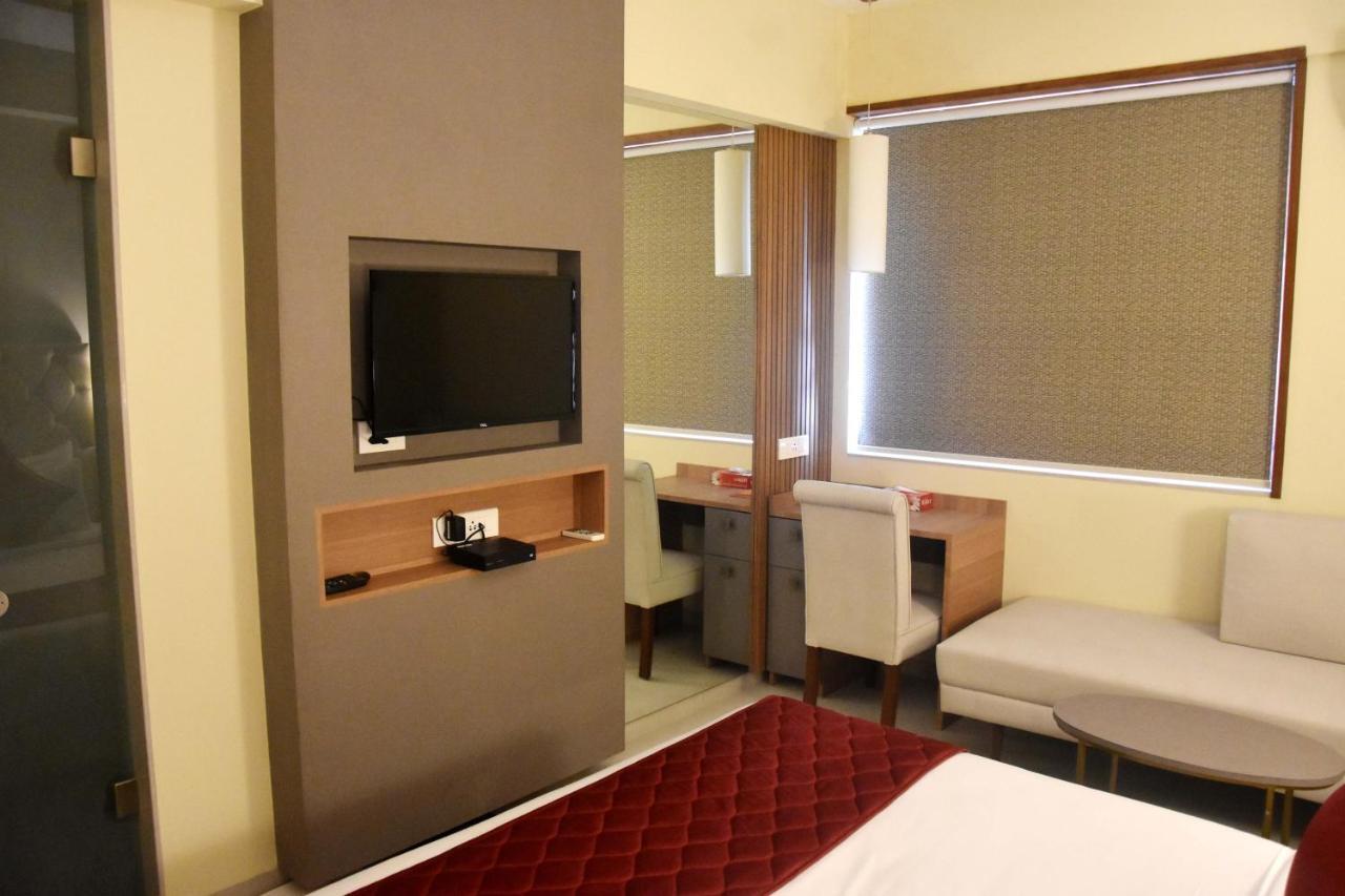 Abbott Hotel Νάβι Μουμπάι Εξωτερικό φωτογραφία